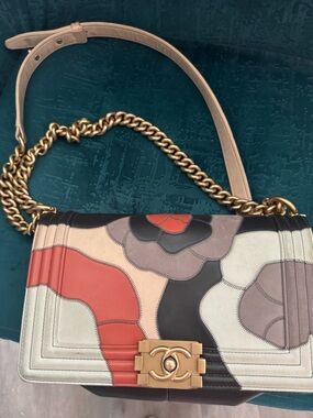CHANEL Multicolor Patchwork Lambskin Shoulder Bag with Gold Chain